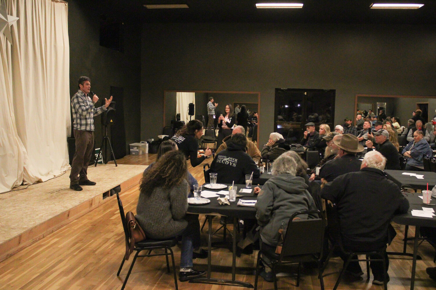 Joe Kent speaks to a crowd of approximately 50 attendees at Mr. Dougs on Feb. 8.